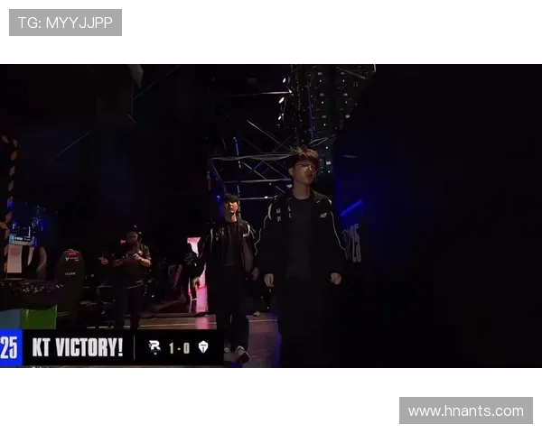 TES大战KT巅峰对决，谁能在激烈赛场上笑到最后捧杯