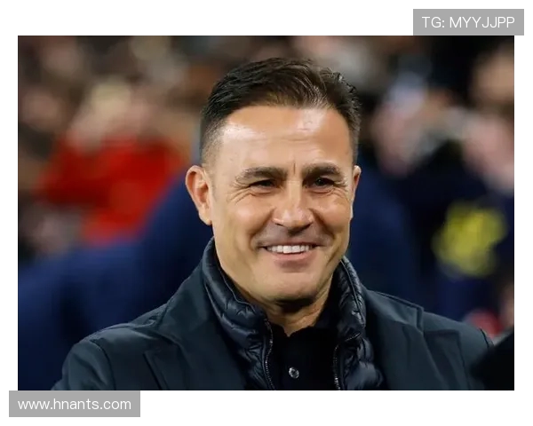 法比奥卡纳瓦罗从铁血后卫到足球传奇的辉煌与转型之路