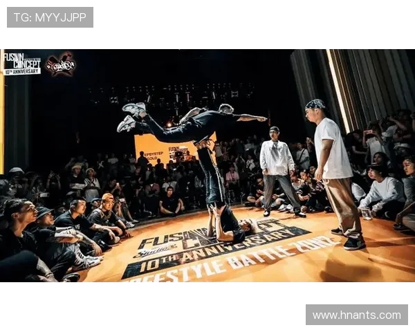 全国街舞大赛点评成都滑板队展现出色状态与团队默契的精彩表现