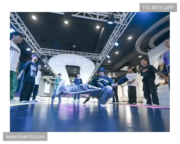 滑板精英赛点评:上海街舞队展现出色团队意识与默契配合 滑板精英赛点评:上海街舞队展现出色团队意识与默契配合