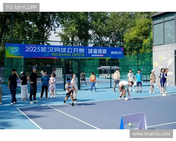 赛后分析：上海网球队与武汉网球队在比赛中的战术灵活性对比